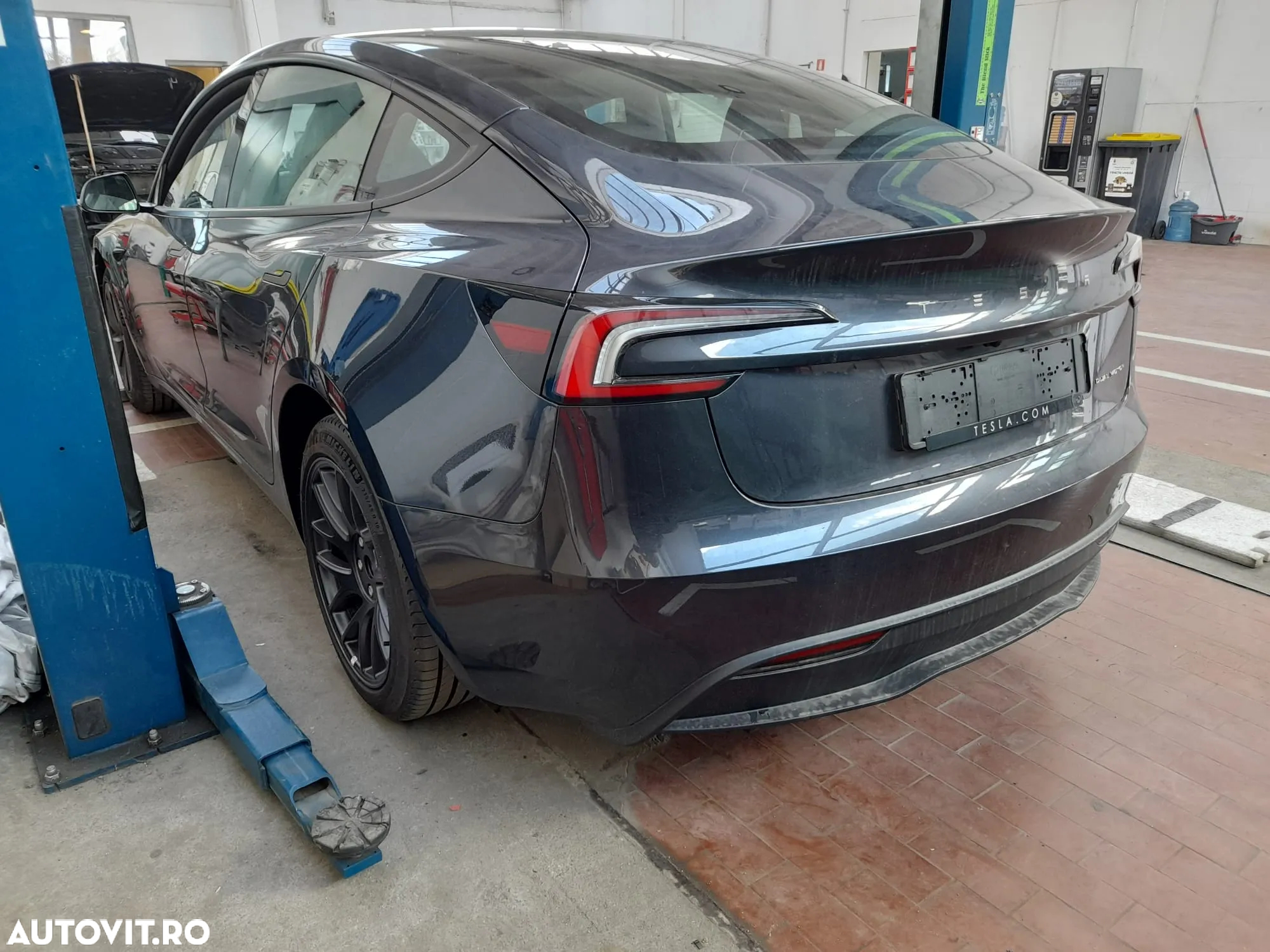 Tesla Model 3 AWD Long Range - 7