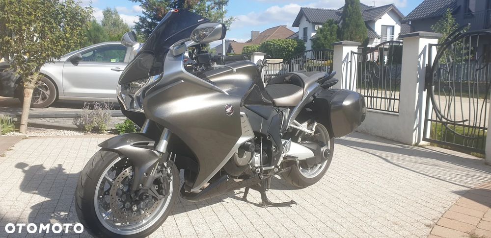 Honda VFR - 7