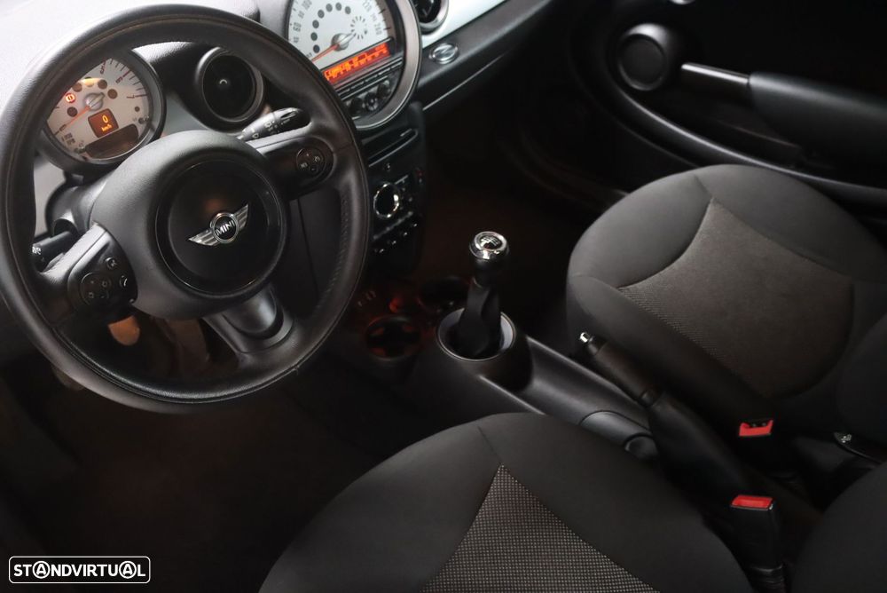 MINI 3 Portas One D - 18
