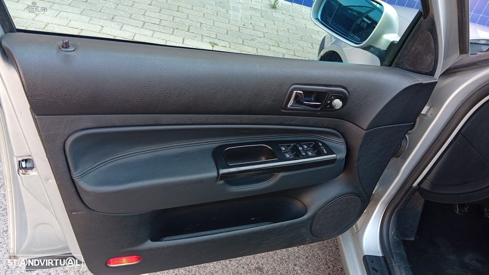 VW Golf Variant 1.9 TDi Confl AC - 9