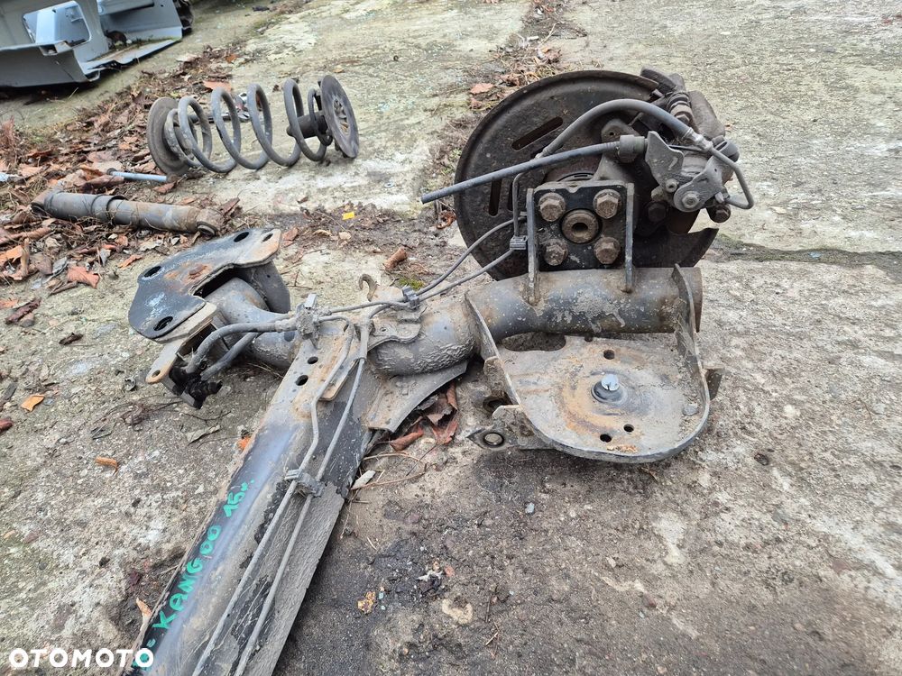 BELKA ZAWIESZENIA TYŁ PIASTY ZACISKI RENAULT KANGOO II 07-21r. - 5