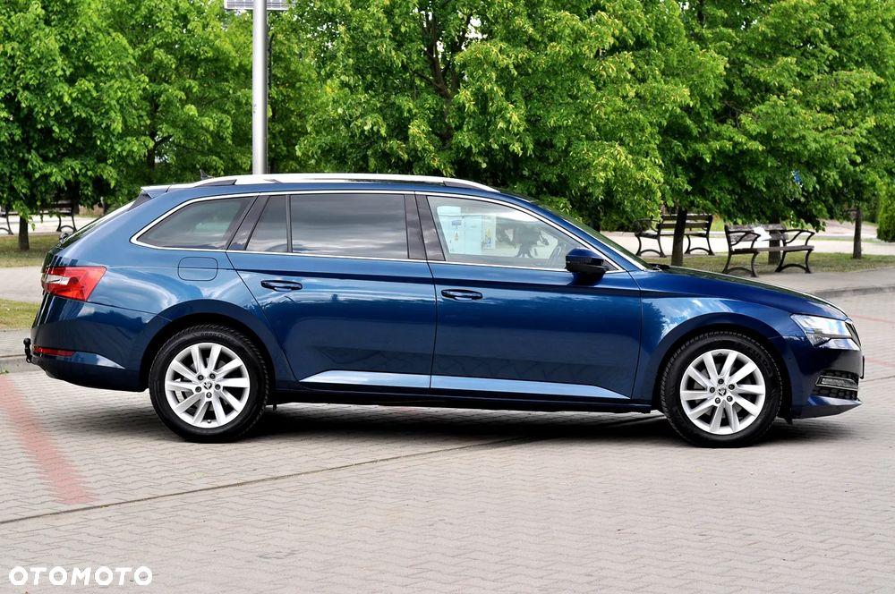 Skoda Superb 2.0 TDI DSG Premium Edition - 9