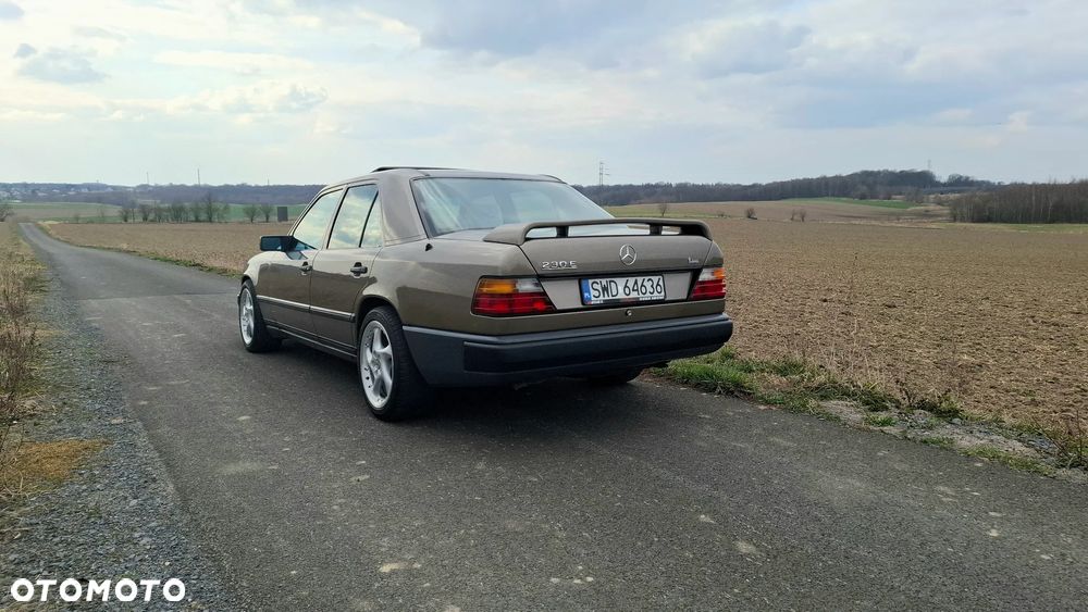 Mercedes-Benz W124 (1984-1993) - 7