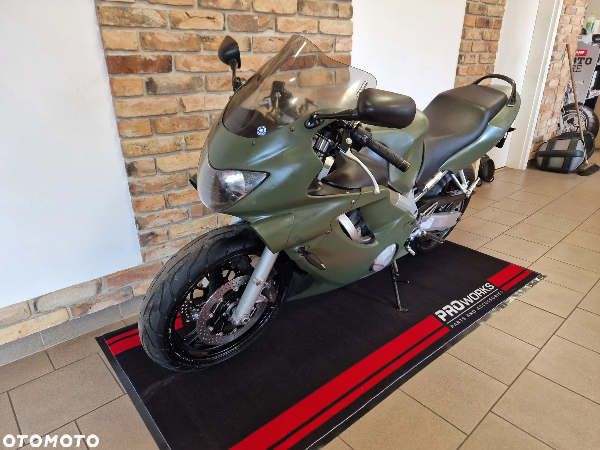 Honda CBR - 28