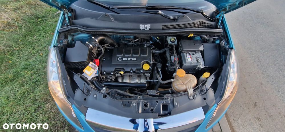 Opel Corsa 1.2 16V Essentia - 6