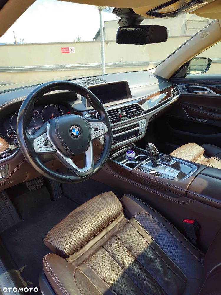 BMW Seria 7 750Li Edition Exclusive - 16