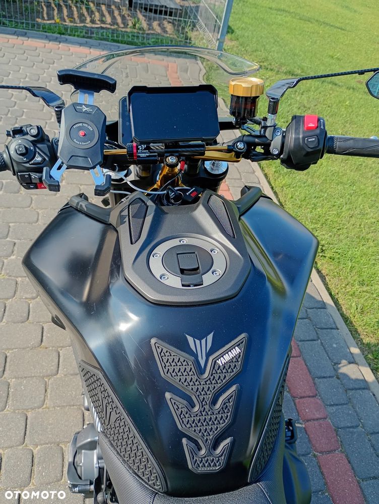 Yamaha MT - 17