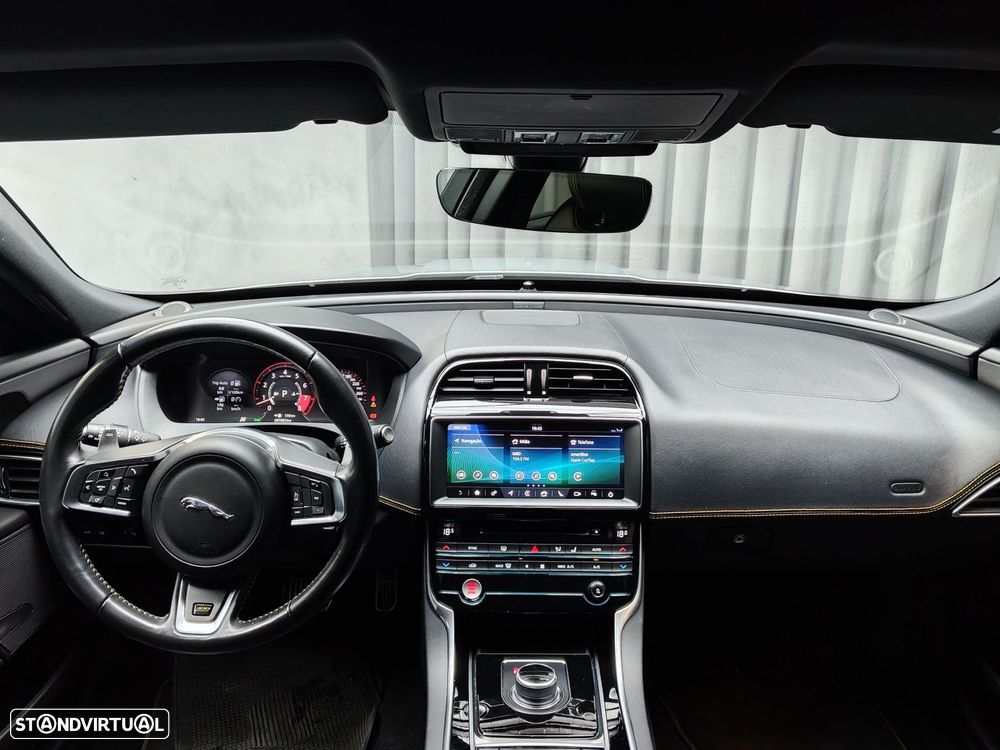 Jaguar XE P300 AWD Aut. Sport - 11