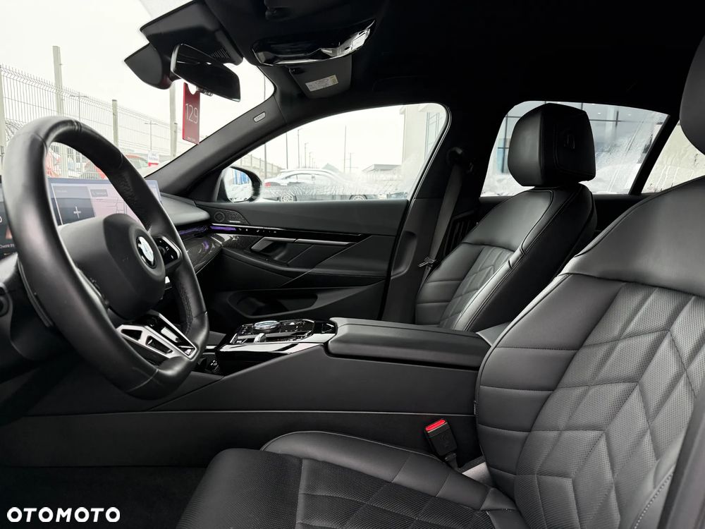 BMW Seria 5 - 29