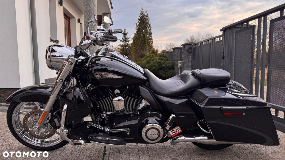 Harley-Davidson Touring Road King - 24