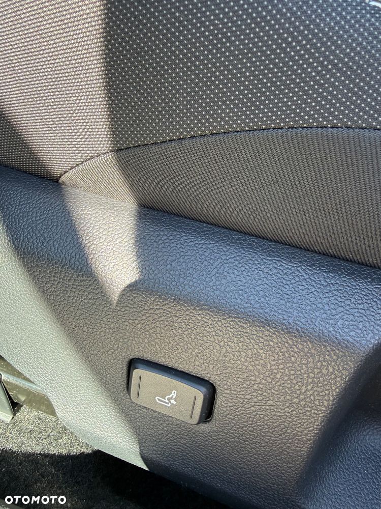 Toyota Corolla 2.0 Hybrid Comfort - 13