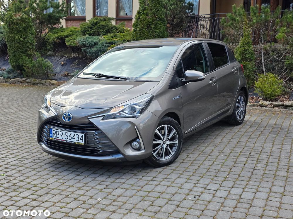 Toyota Yaris Hybrid 100 Premium - 1