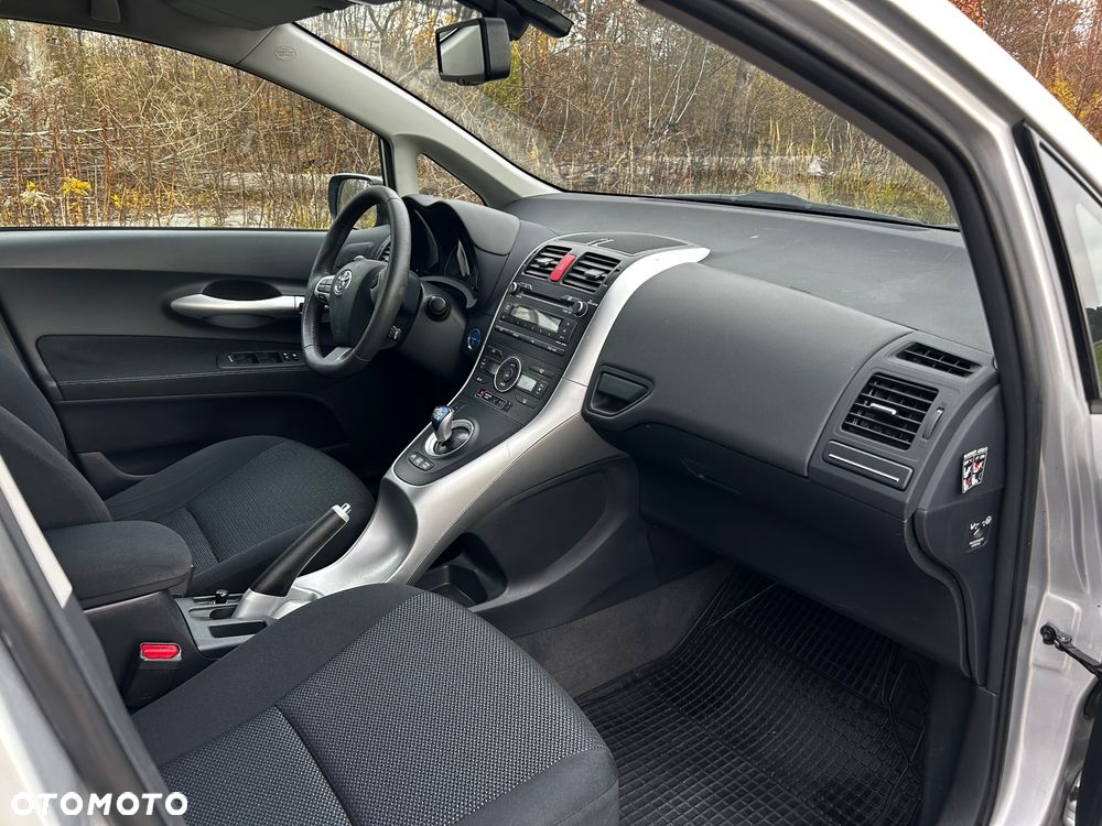 Toyota Auris - 23