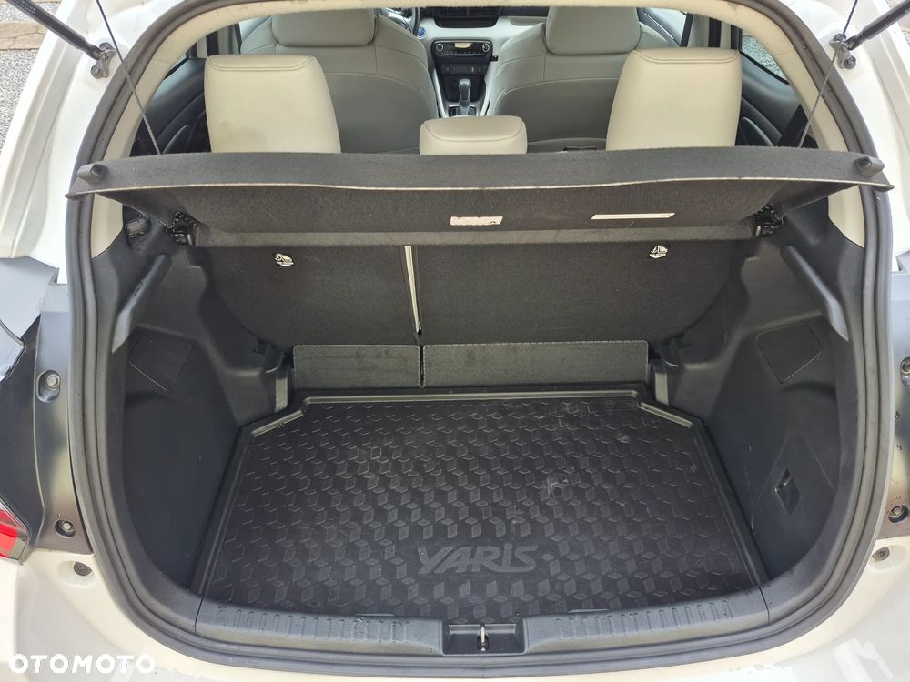 Toyota Yaris Hybrid 1.5 Executive - 13