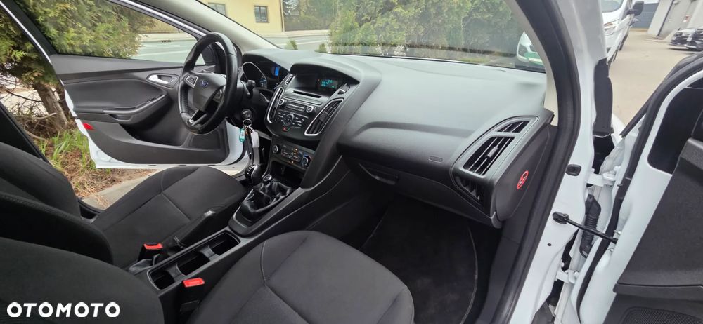 Ford Focus 1.0 EcoBoost Start-Stopp-System Ambiente - 33