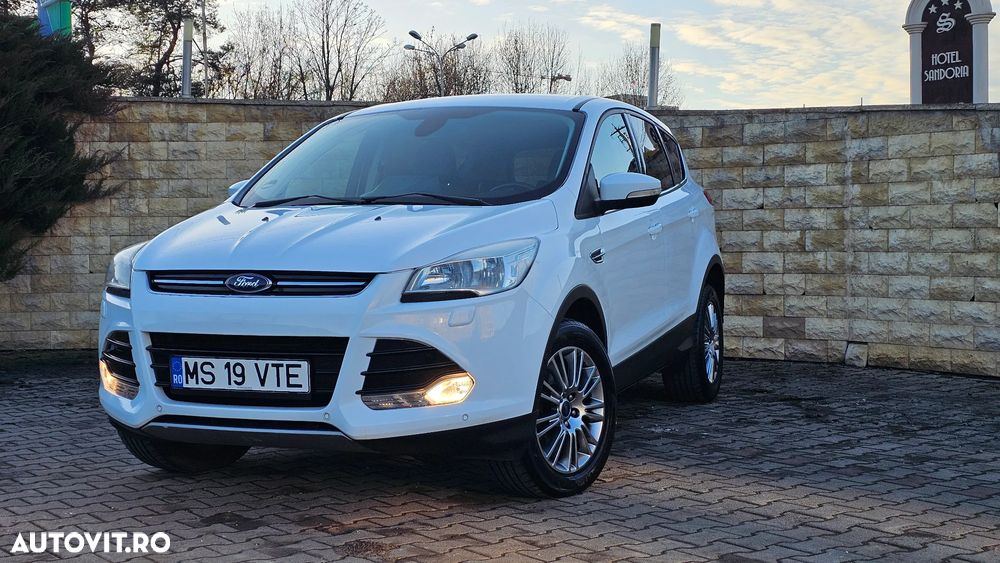 Ford Kuga 1.6 EcoBoost Start Stop 2WD Titanium - 4