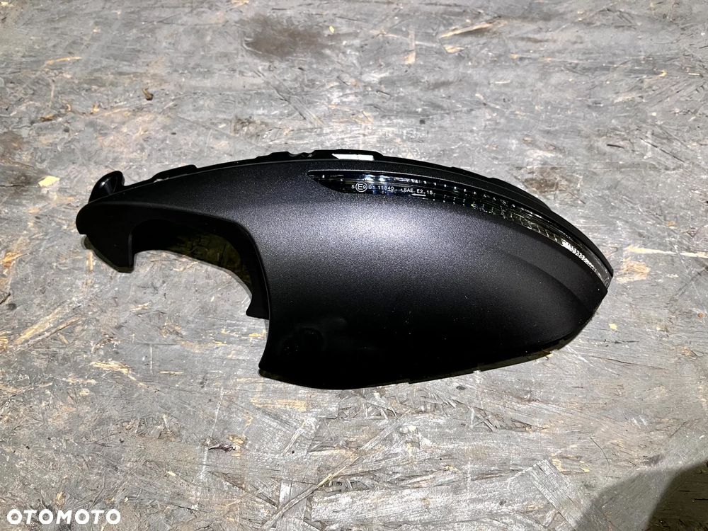 RENAULT CLIO V CAPTUR II OBUDOWA LUSTERKA LEWEGO DOLNA LEWA KIERUNKOWSKAZ 963060543R 30087923