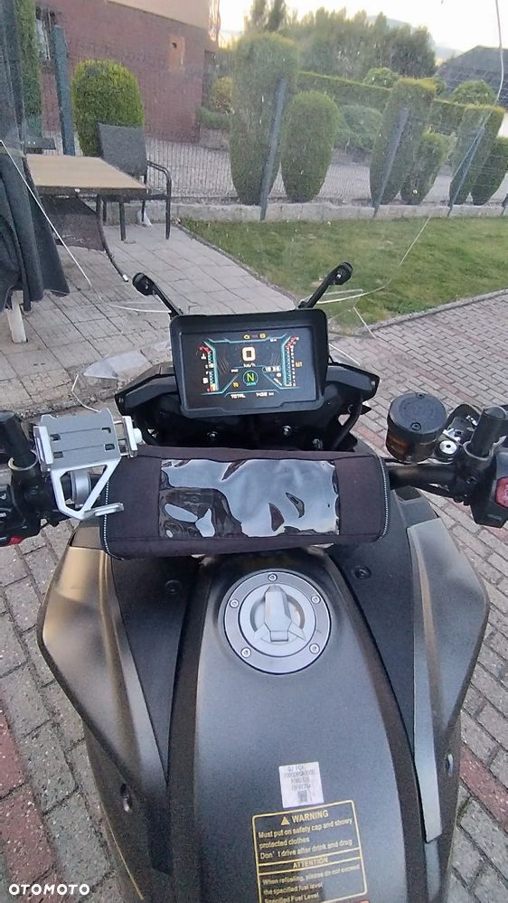 QJMOTOR SRT900SX - 6
