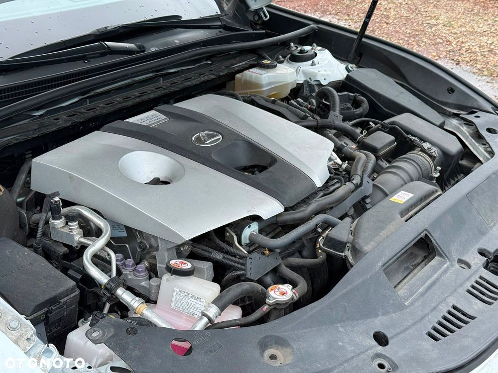 Lexus ES 300h F Sport Edition - 8