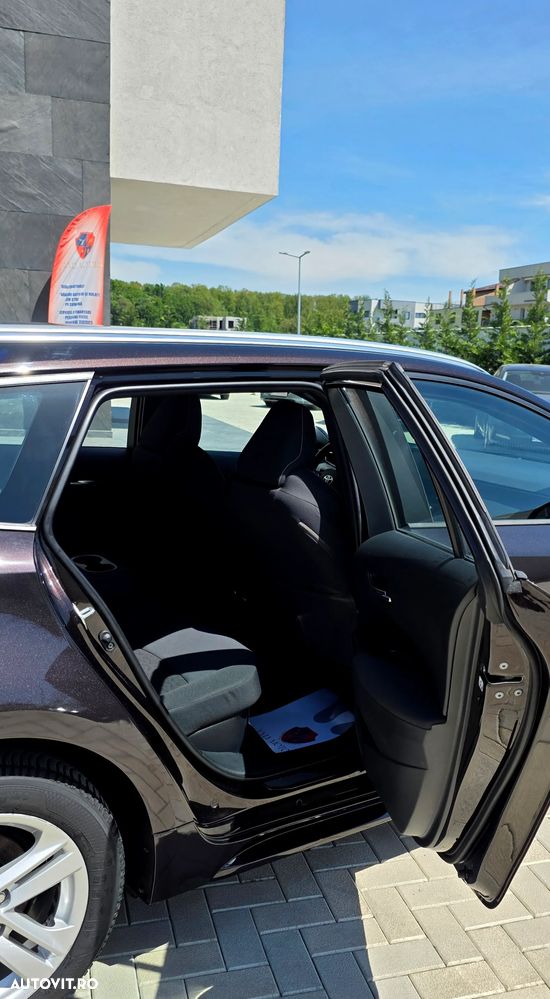 Toyota Corolla 1.8 Business Edition - 27
