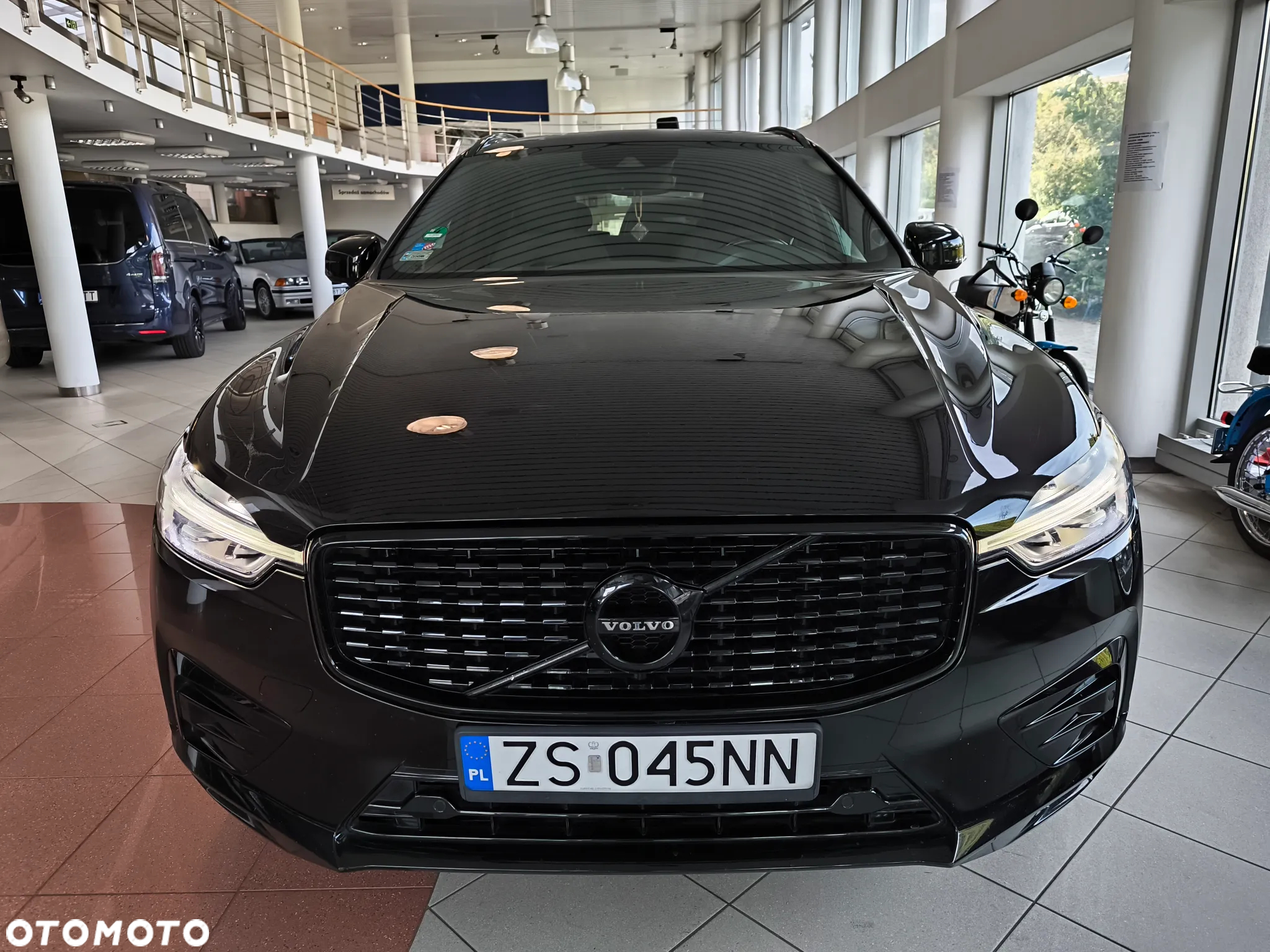 Volvo XC 60 D5 AWD R-Design - 2