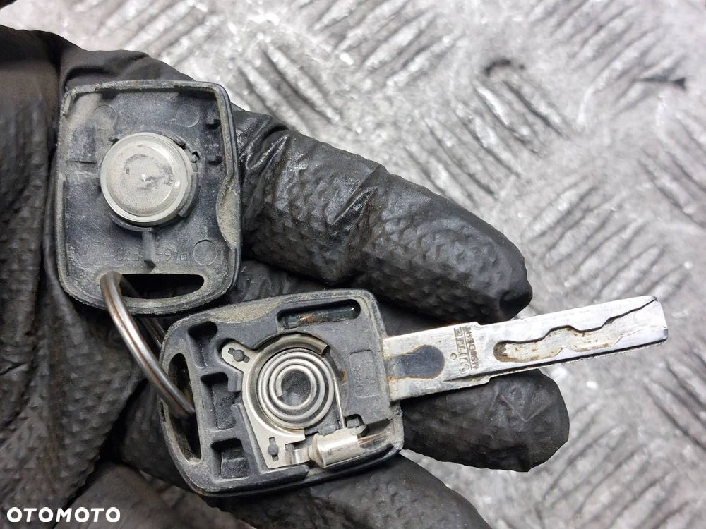 ZESTAW STARTOWY SKODA OCTAVIA I 1.6 8V 06A906019AN 4B0905851C 1U1919034J - 5