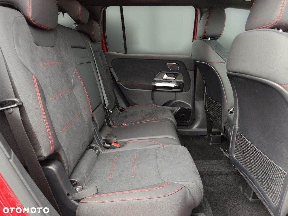 Mercedes-Benz GLB - 15