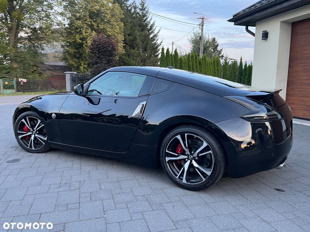 Nissan 370 Z - 25