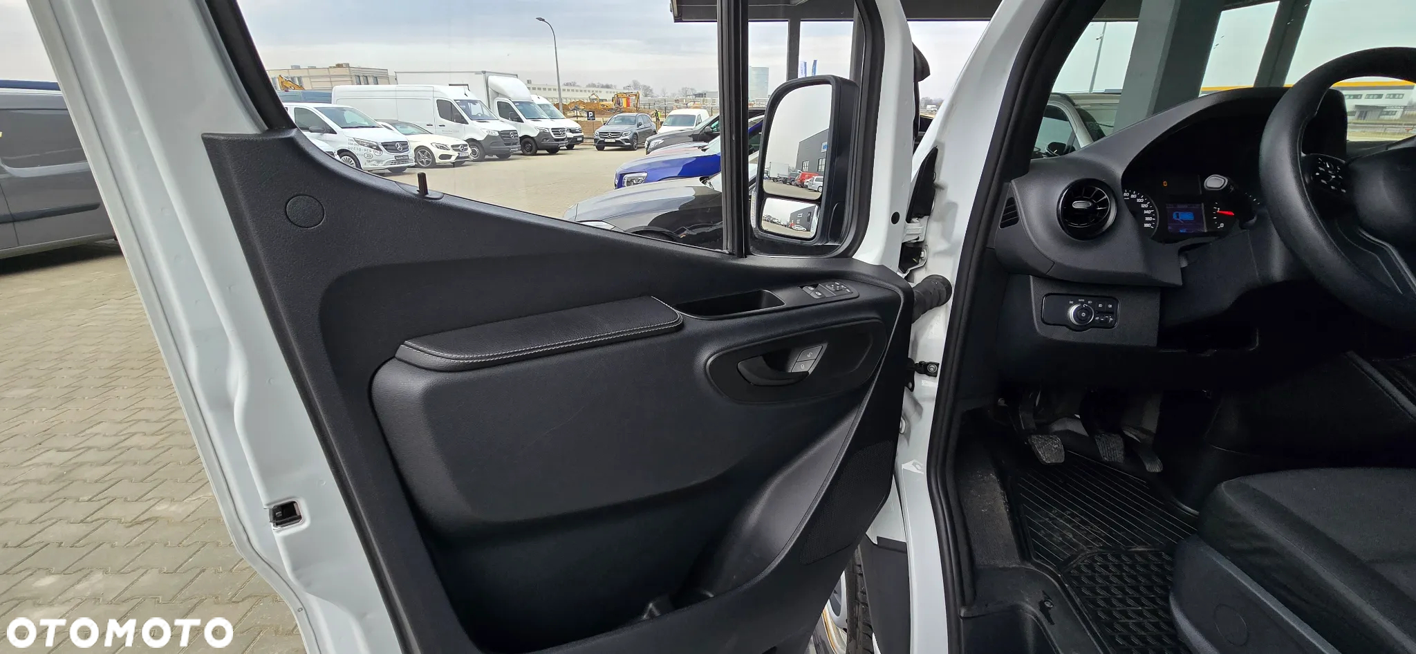 Mercedes-Benz Sprinter - 18