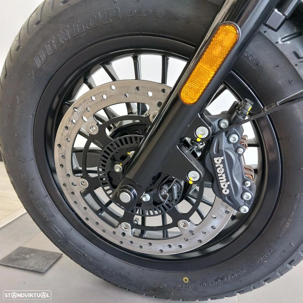 Moto Guzzi V9 BOBBER - 7