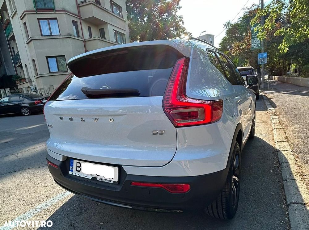 Volvo XC 40 B3 AT FWD MHEV Plus Dark - 7