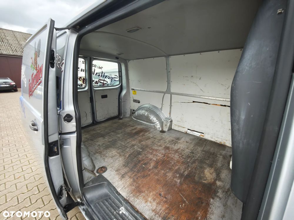 Volkswagen Transporter - 30