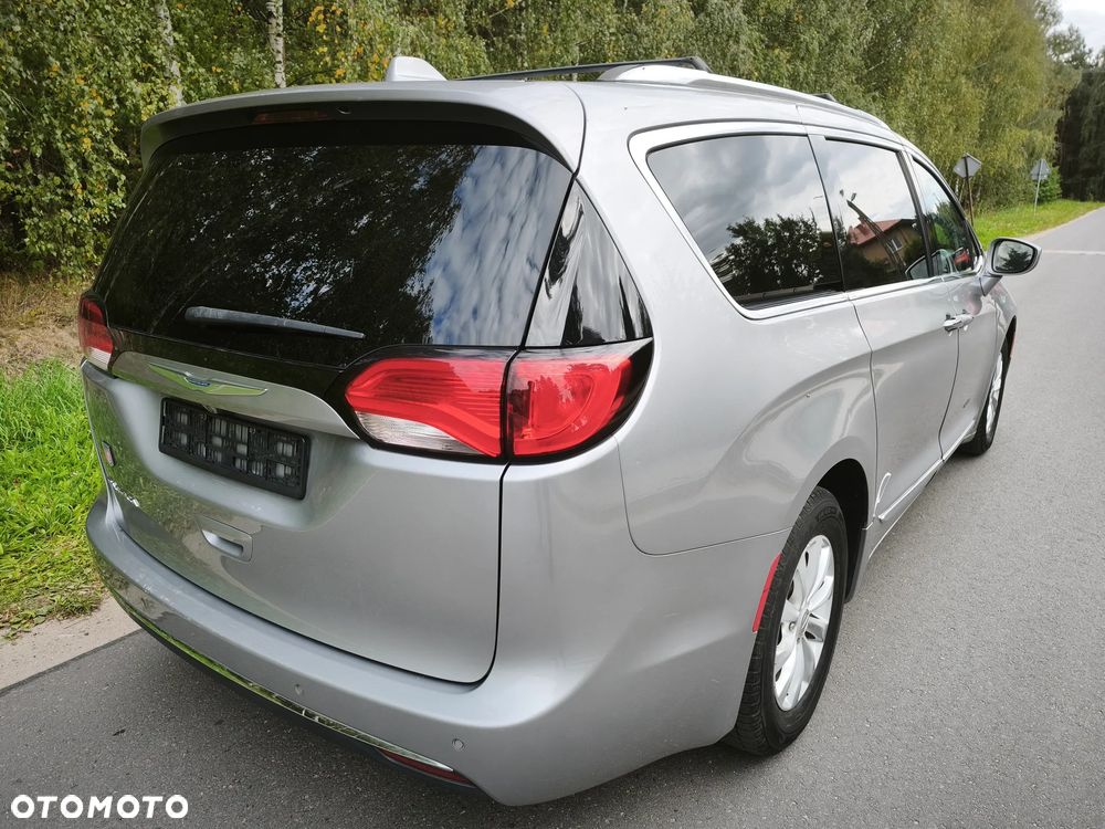Chrysler Pacifica - 9