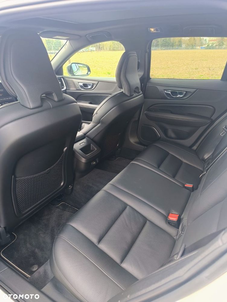 Volvo V60 T5 Geartronic R-Design - 20