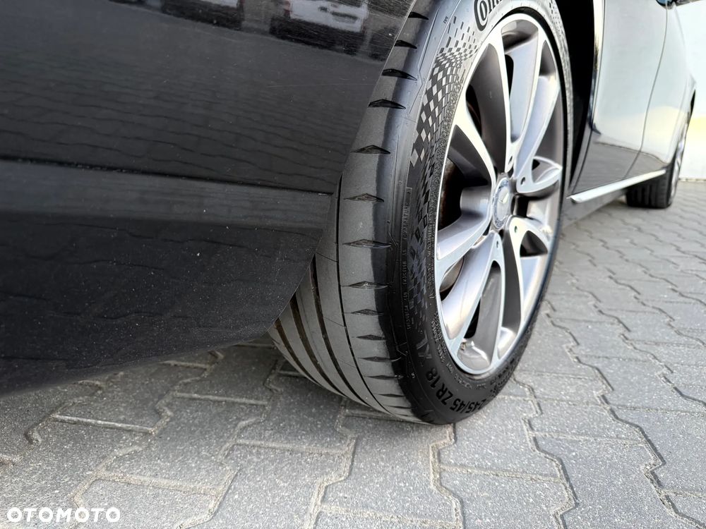 Mercedes-Benz Klasa E 220 d Business Edition 9G-TRONIC - 32
