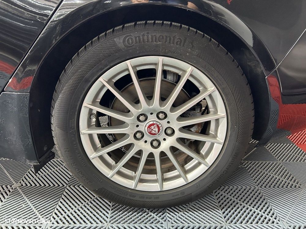 Jaguar XE 2.0 D Prestige - 17