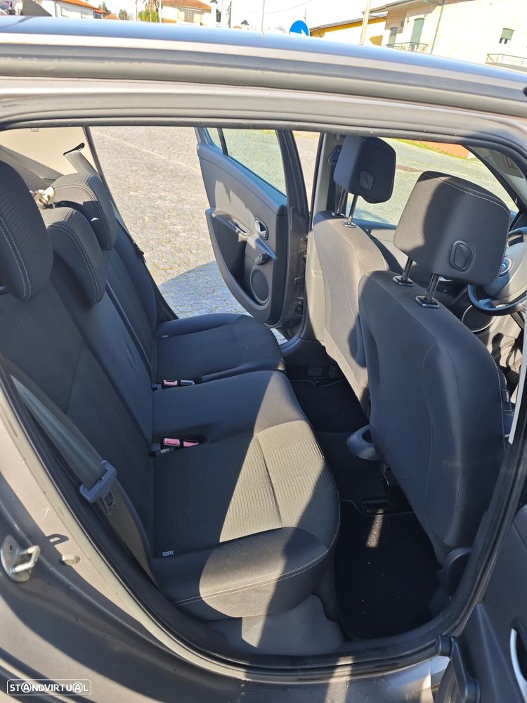 Renault Clio 1.5 dCi Dynamique S - 9