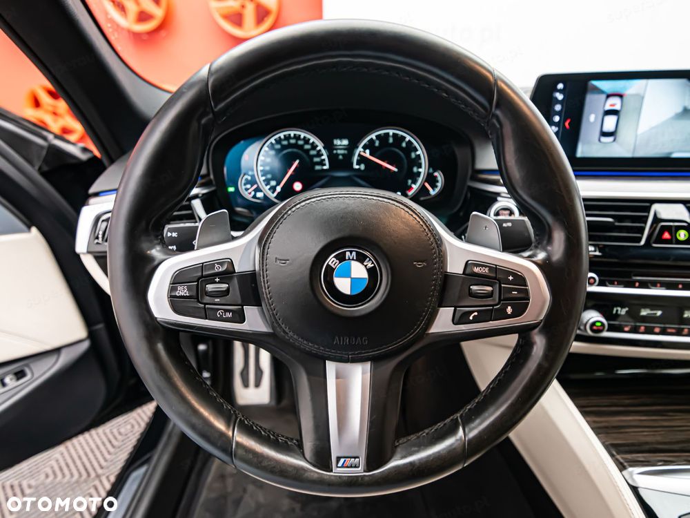 BMW Seria 5 530i xDrive - 15