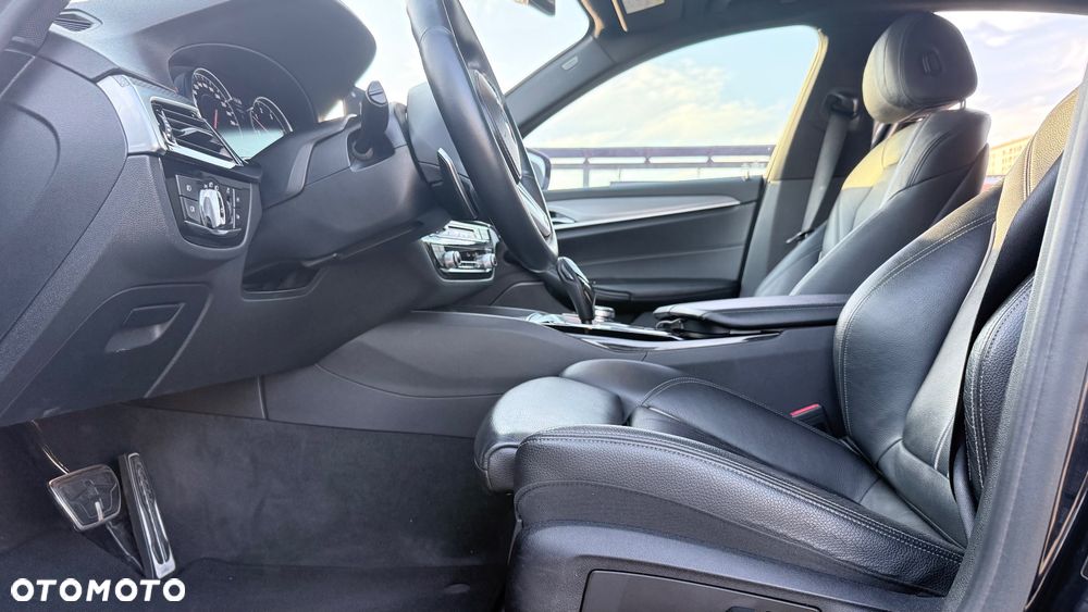 BMW Seria 5 530d xDrive Sport Line - 17