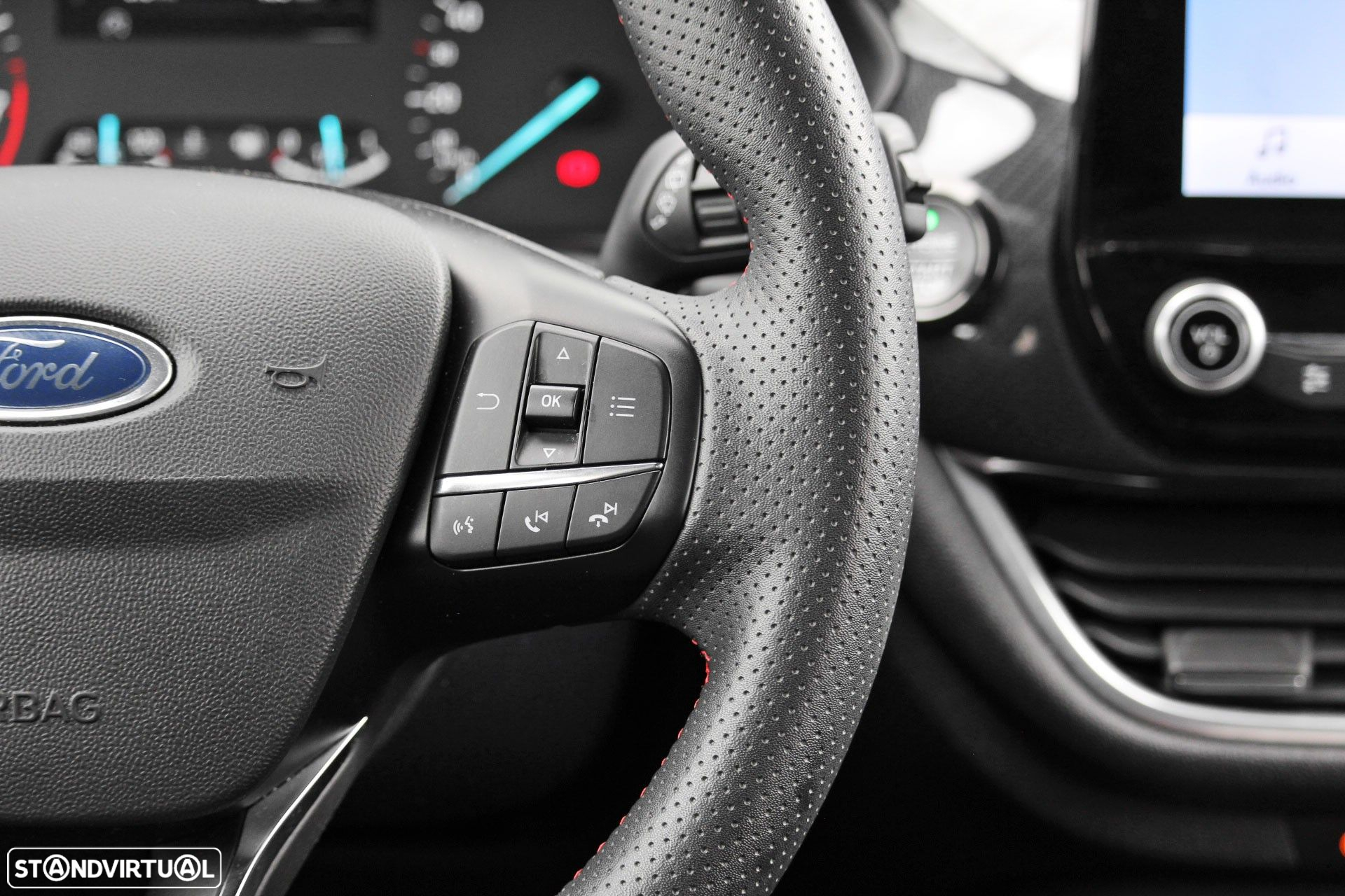Ford Fiesta 1.0 EcoBoost MHEV ST-Line - 27