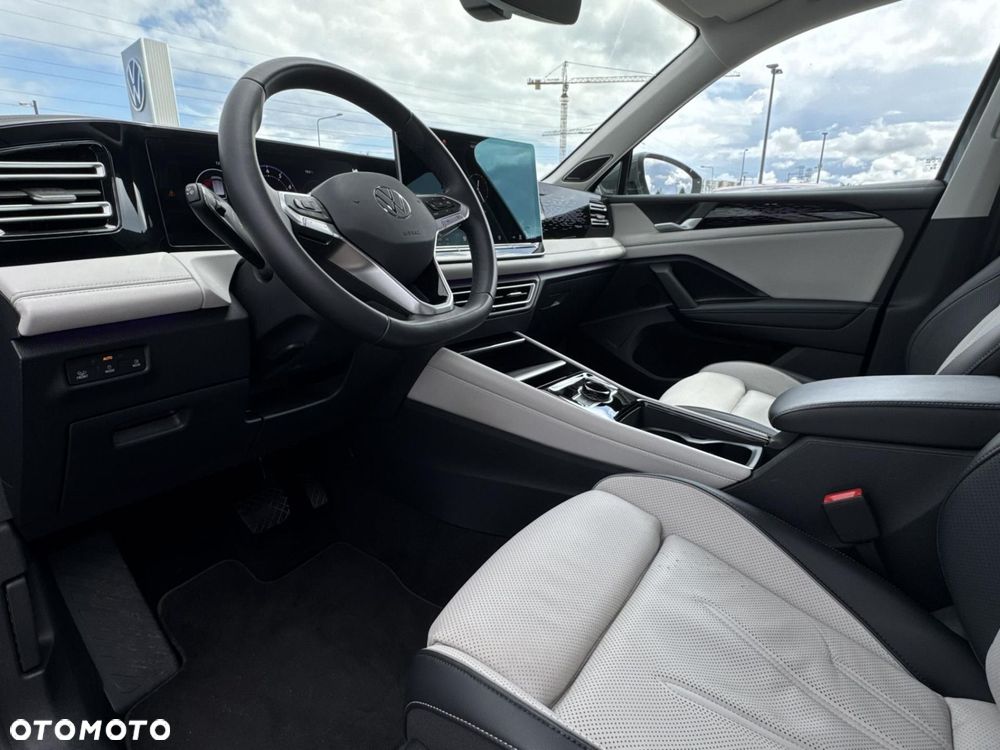 Volkswagen Tiguan - 9