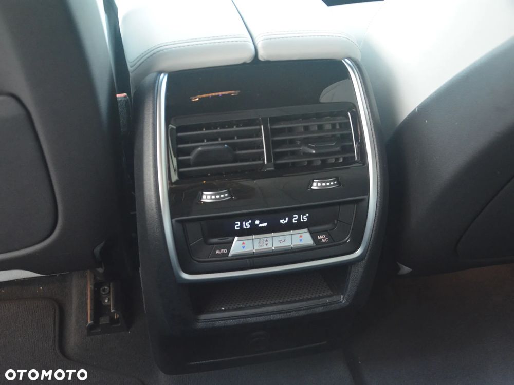 BMW X5 xDrive25d xLine - 13