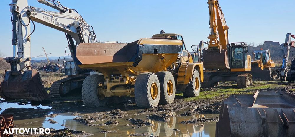 Caterpillar CAT 735 Dumper - 7