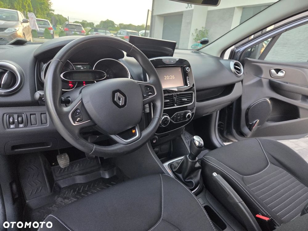 Renault Clio 1.2 16V 75 LIMITED - 21