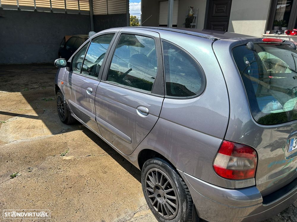 Renault Mégane Scénic - 3