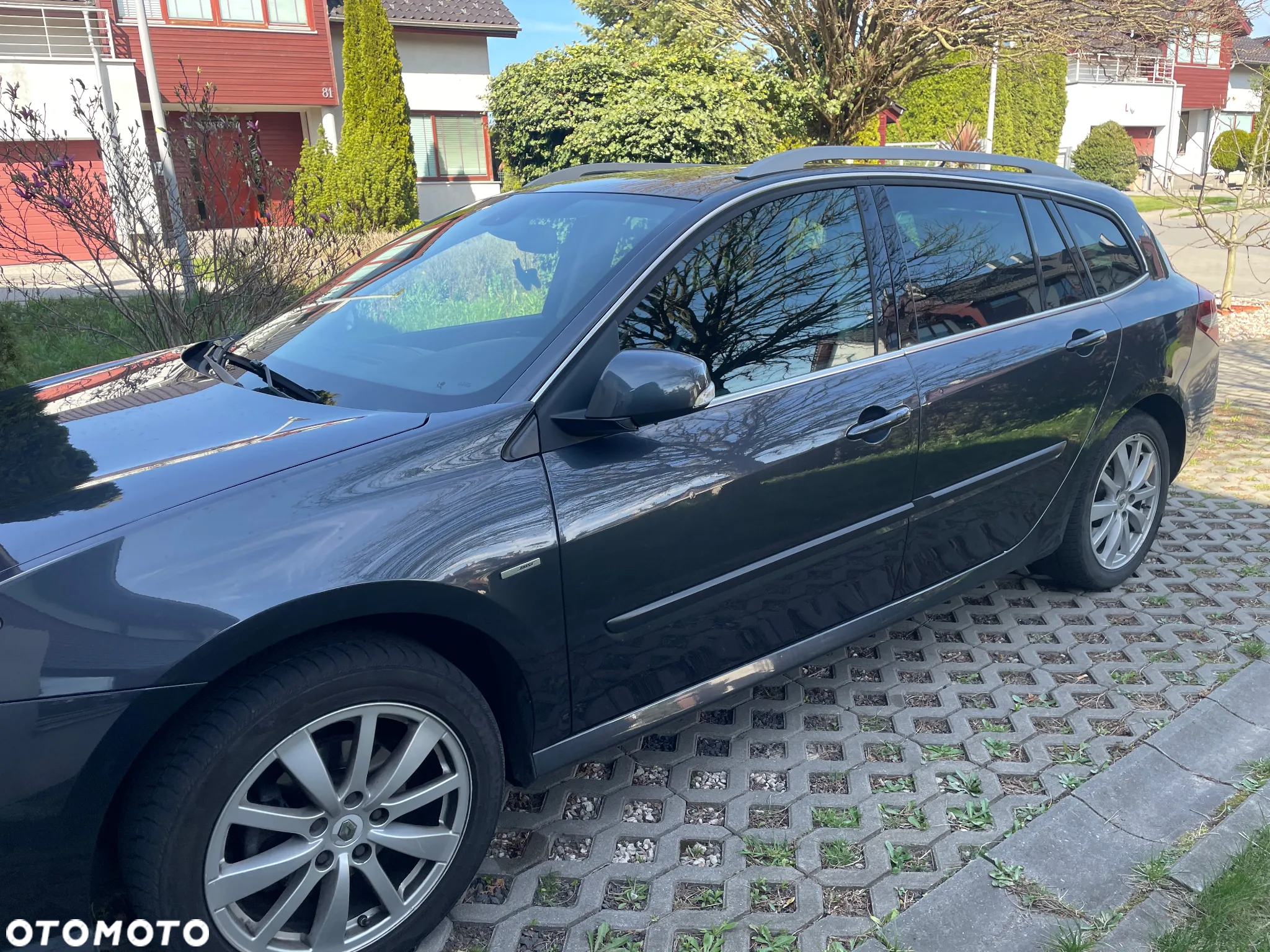Renault Laguna dCi 110 FAP Bose Edition - 17