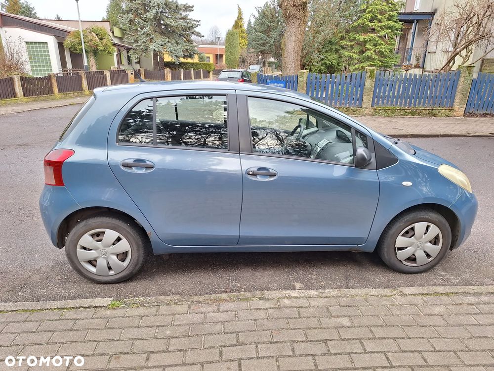 Toyota Yaris 1.0 Terra - 4