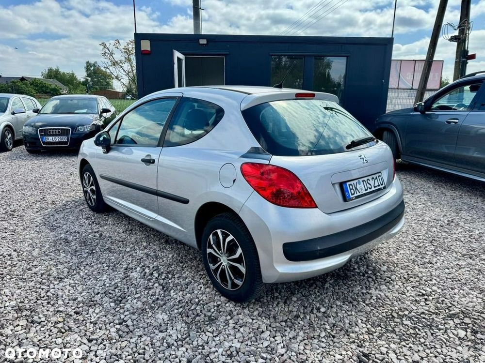 Peugeot 207 - 12
