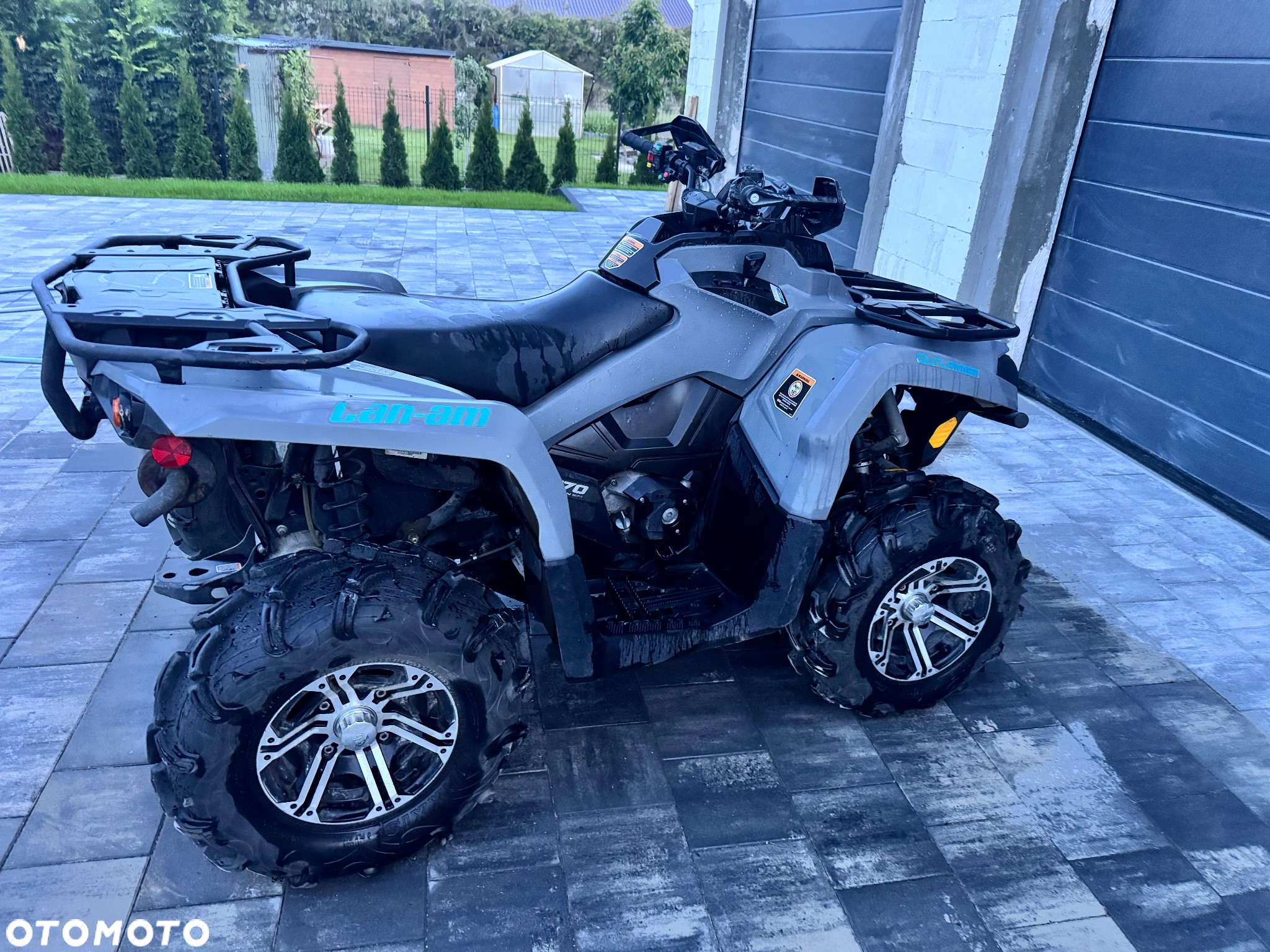 Can-Am Outlander - 2