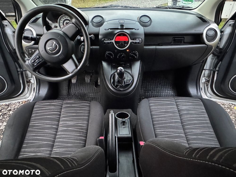 Mazda 2 - 25
